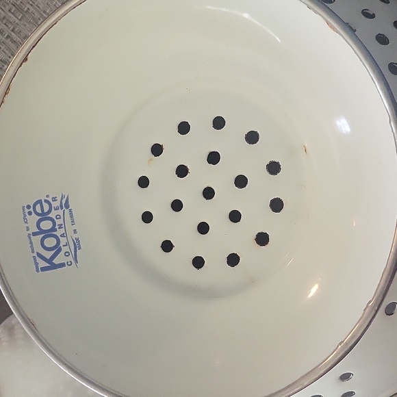 Vtg Kobe Enamel 5"×11" Colander Strainer in White w/Tulips - Picture 4 of 4